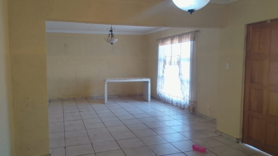 To Let 4 Bedroom Property for Rent in Geelhoutpark North West